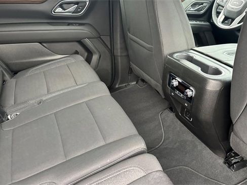 Used 2023 GMC Yukon XL SLE w/ Gmc Pro Safety Plus Package image 19