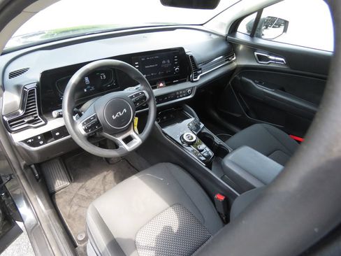 Used 2023 Kia Sportage LX AWD/4WD image 10