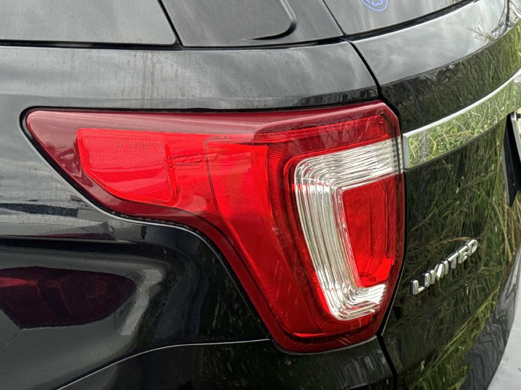 Used 2017 Ford Explorer Limited AWD/4WD image 16