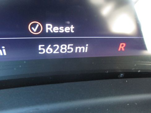 Used 2021 Buick Envision Avenir w/ Technology Package II image 31