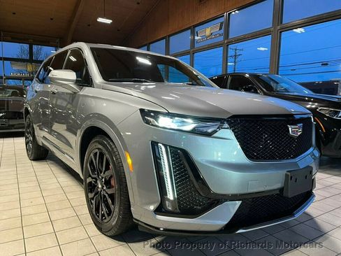 Used 2024 Cadillac XT6 Sport image 5