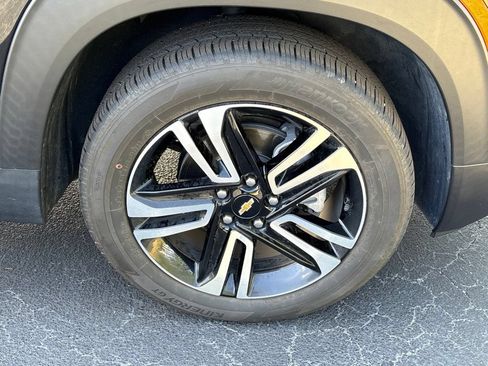 Used 2023 Chevrolet TrailBlazer LT FWD image 19