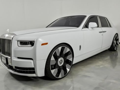 Used 2018 Rolls-Royce Phantom Sedan image 6