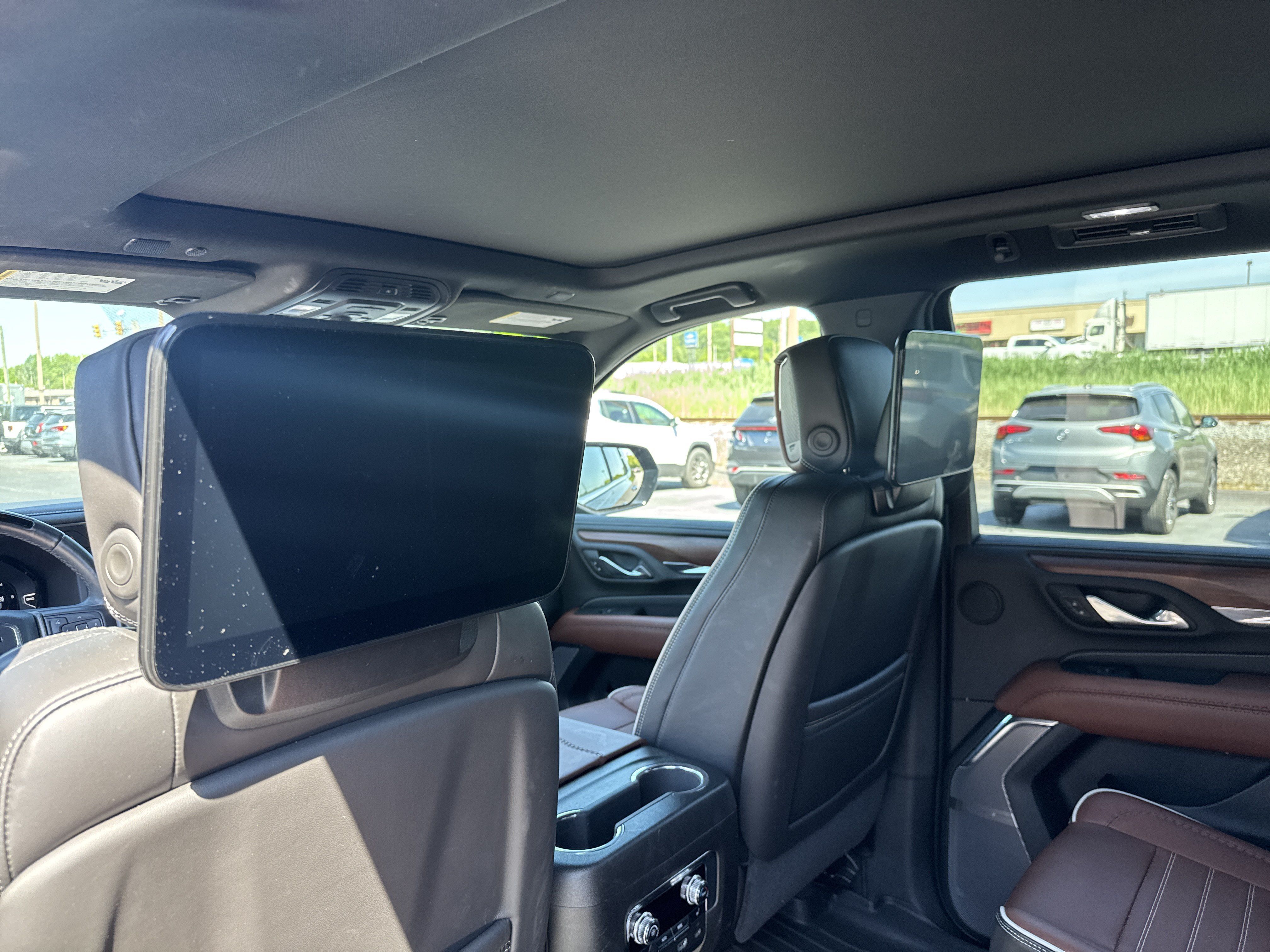 Used 2023 GMC Yukon Denali Ultimate AWD/4WD image 30