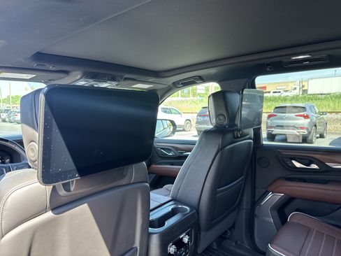 Used 2023 GMC Yukon Denali Ultimate AWD/4WD image 30