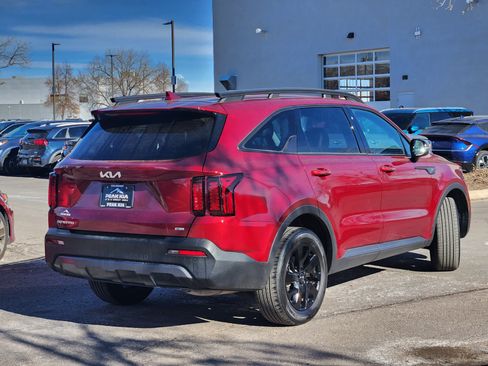 Used 2023 Kia Sorento S image 3