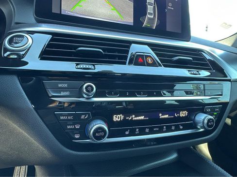 Used 2023 BMW 530e w/ M Sport Package image 26