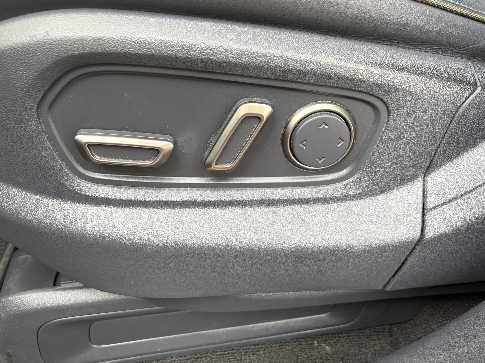 Used 2022 Rivian R1T Adventure AWD/4WD image 21