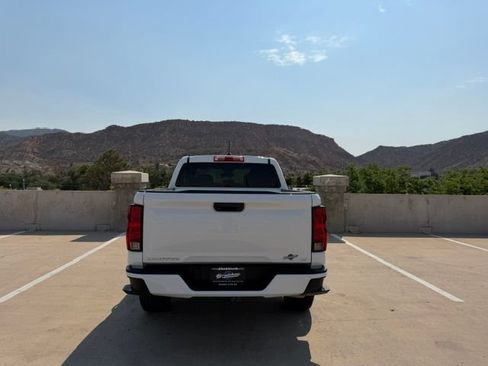 Used 2024 Chevrolet Colorado LT AWD/4WD image 7