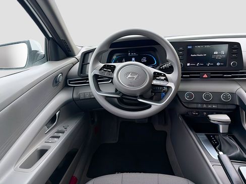 New 2026 Hyundai Elantra SE image 15