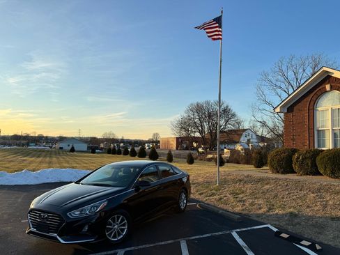 Used 2019 Hyundai Sonata SE image 1