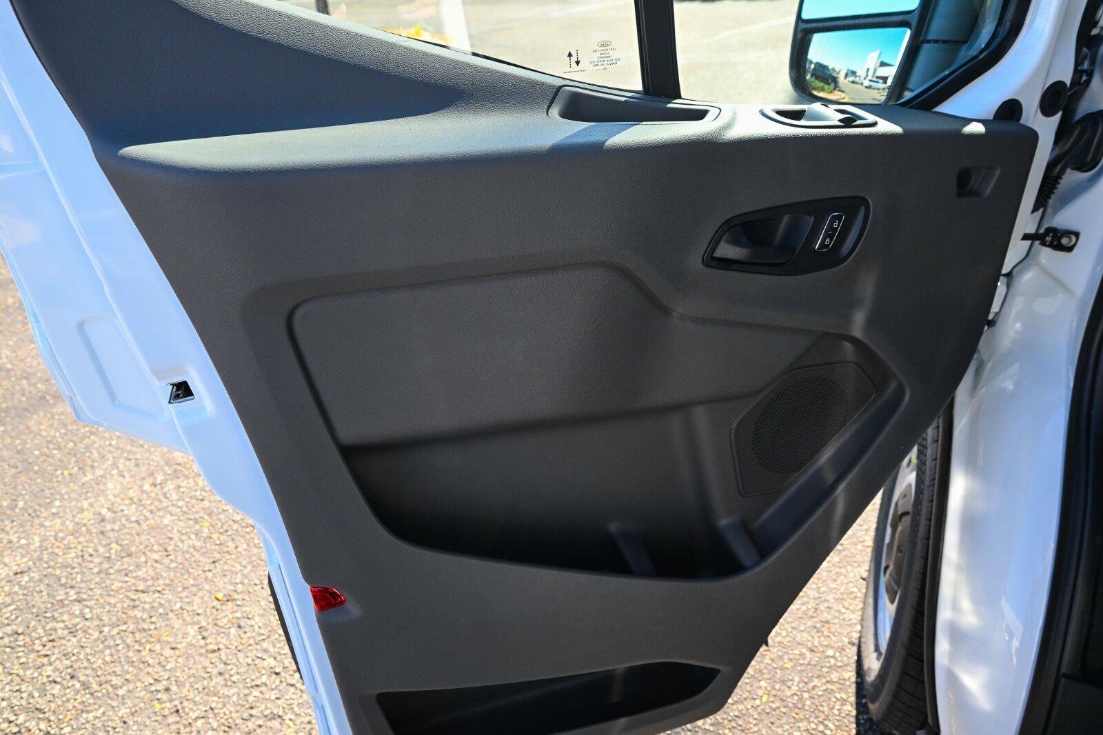 New 2027 Ford Transit 250 148 Medium Roof RWD image 15