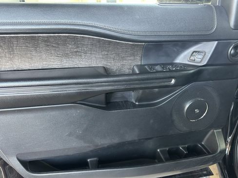 Used 2021 Ford Expedition Max Limited image 7