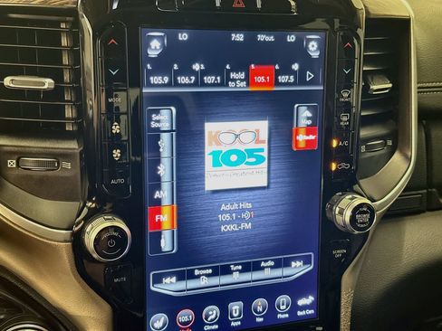 Used 2020 RAM 1500 Laramie AWD/4WD image 21