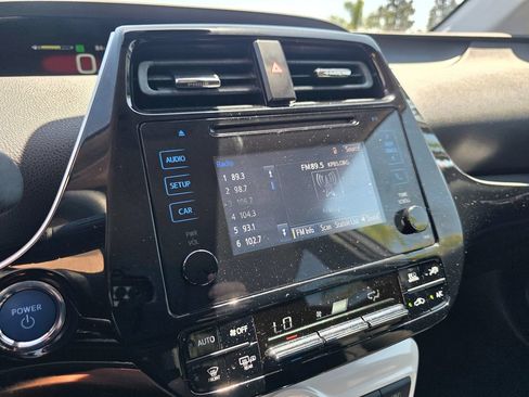 Used 2017 Toyota Prius One FWD image 32