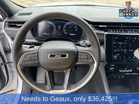Used 2025 Jeep Grand Cherokee Altitude AWD/4WD image 42