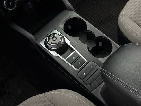 Used 2022 Ford Escape SE w/ SE Sport Appearance Package image 29