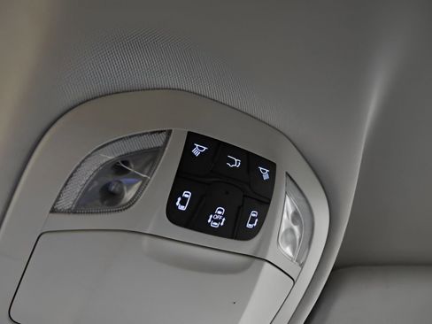 Used 2022 Chrysler Pacifica Touring-L image 28