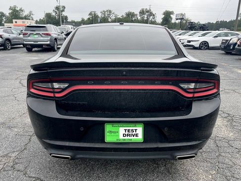 Used 2020 Dodge Charger SXT w/ Blacktop Package RWD image 5