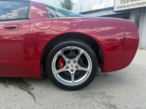 Used 2004 Chevrolet Corvette Coupe w/ Roof Package RWD image 26