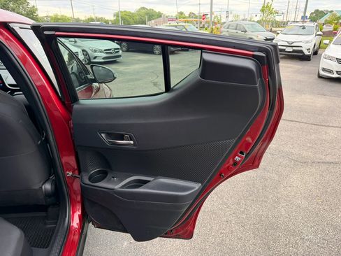 Used 2018 Toyota C-HR XLE FWD image 23