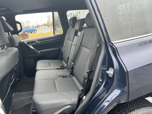 Used 2023 Lexus GX 460 Premium w/ Premium Package image 25