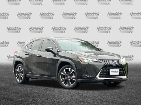 Certified 2022 Lexus UX 250h w/ Accessory Package (Z1) image 2