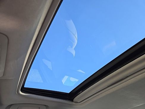 Used 2015 Toyota Camry XLE image 43