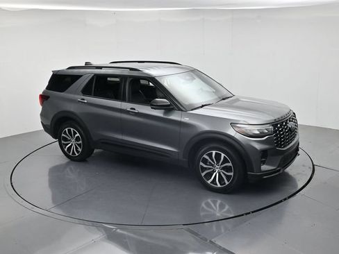 Certified 2025 Ford Explorer ST-Line AWD/4WD image 44