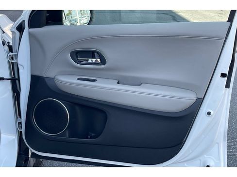 Used 2018 Honda HR-V EX-L image 22