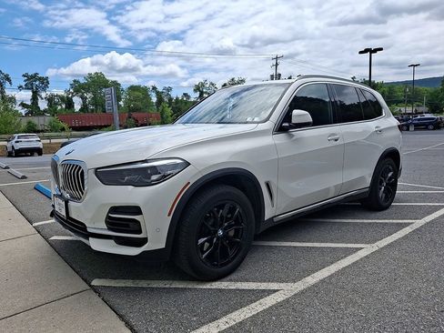 Used 2023 BMW X5 xDrive40i w/ Premium Package AWD/4WD image 2