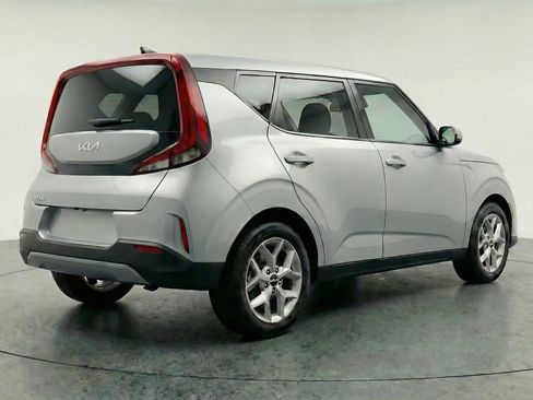 Used 2025 Kia Soul LX w/ LX Technology Package image 9