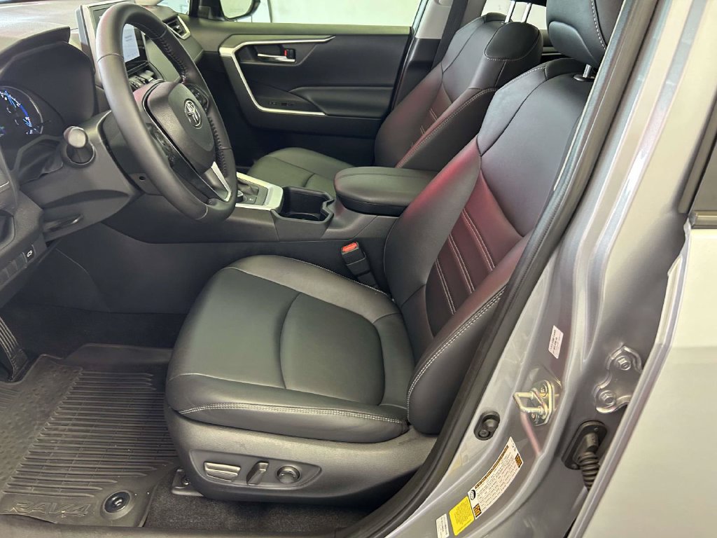 Certified 2025 Toyota RAV4 XLE Premium AWD/4WD image 17