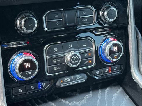 Used 2023 GMC Yukon Denali AWD/4WD image 24