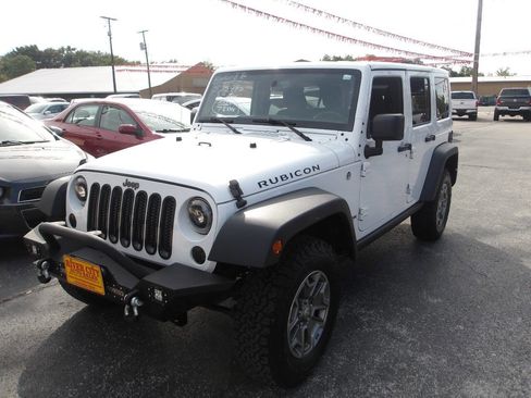 Used 2018 Jeep Wrangler Unlimited Rubicon w/ Cold Weather Group image 3