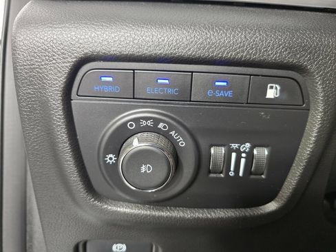 Used 2023 Jeep Grand Cherokee 4WD 4xe image 24