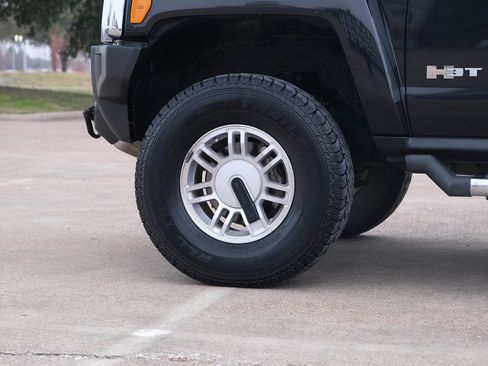 Used 2009 HUMMER H3T Alpha image 7