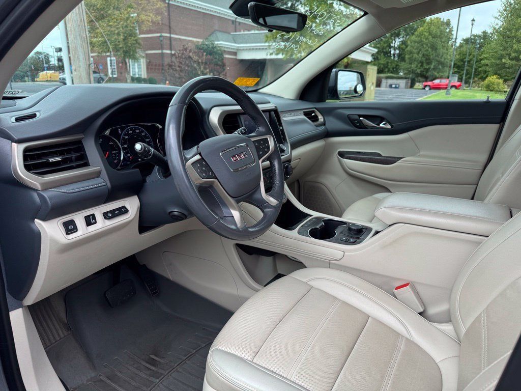 Used 2022 GMC Acadia Denali w/ Denali Ultimate Package AWD/4WD image 13