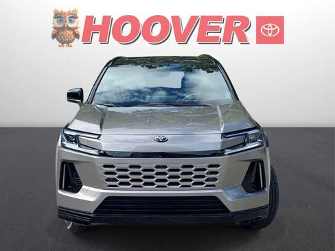 Used 2026 Toyota RAV4 XSE w/ Panoramic Sun Roof Package AWD/4WD image 5