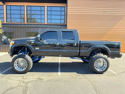 Used 2015 Ford F250 Platinum w/ FX4 Off-Road Package AWD/4WD image 2