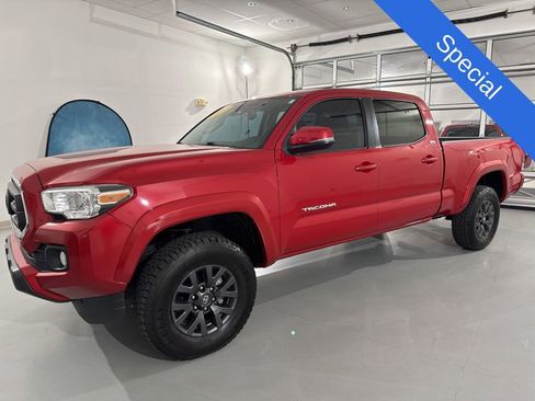 Used 2022 Toyota Tacoma SR5 w/ Technology Package RWD image 3