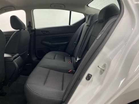 Used 2025 Nissan Altima 2.5 SV FWD image 16