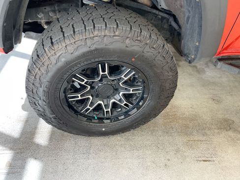 Used 2016 Toyota Tacoma TRD Off-Road w/ Towing Package AWD/4WD image 10