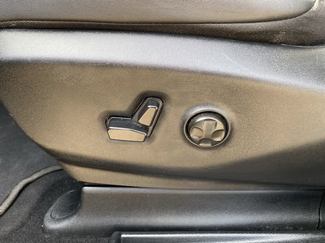 Used 2025 Chrysler Pacifica Select FWD image 13