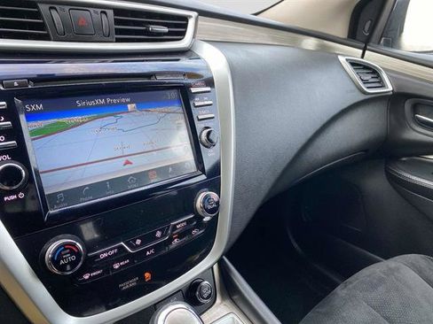 Used 2018 Nissan Murano SV image 28