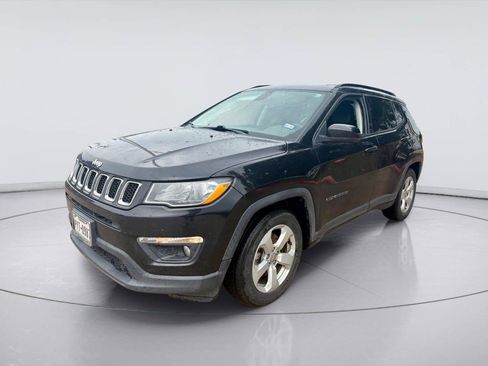 Used 2021 Jeep Compass Latitude FWD image 9
