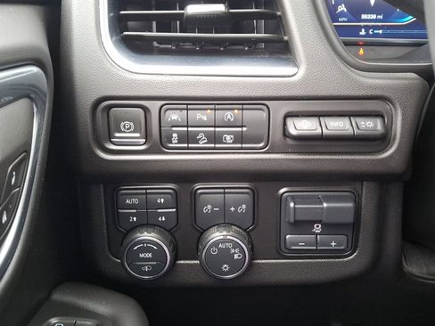 Used 2023 Chevrolet Tahoe High Country image 24