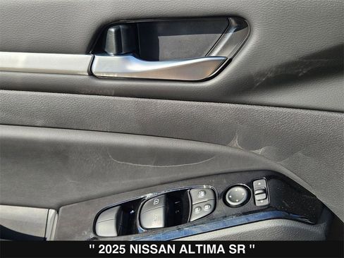 New 2025 Nissan Altima 2.5 SR image 15