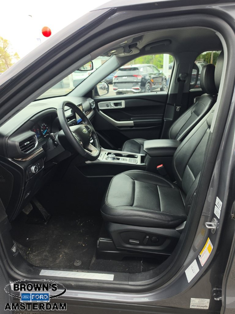 Used 2022 Ford Explorer Limited RWD image 9