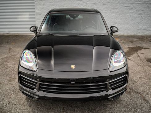 Used 2022 Porsche Cayenne Platinum Edition image 6